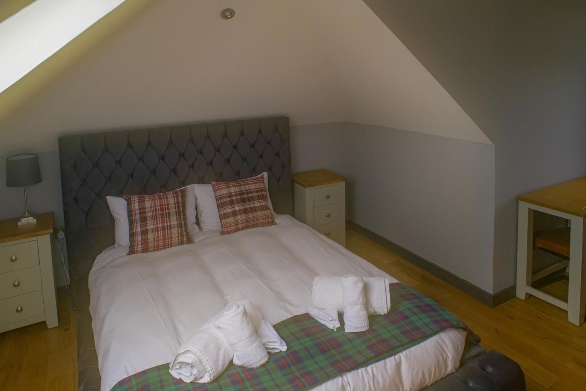 Luxury 4 Bedroom Cottage With Stunning Views Near Fairy Pools! Carbost  Exterior foto