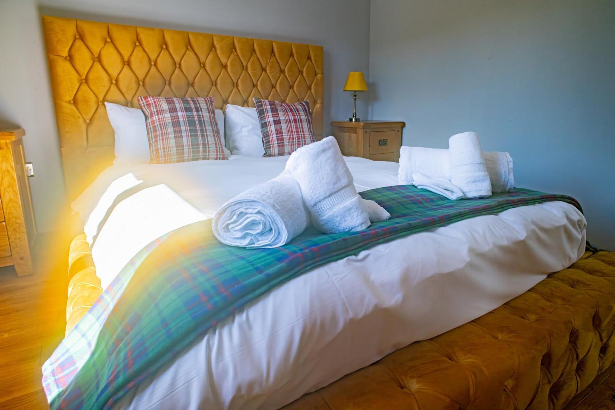Luxury 4 Bedroom Cottage With Stunning Views Near Fairy Pools! Carbost  Exterior foto