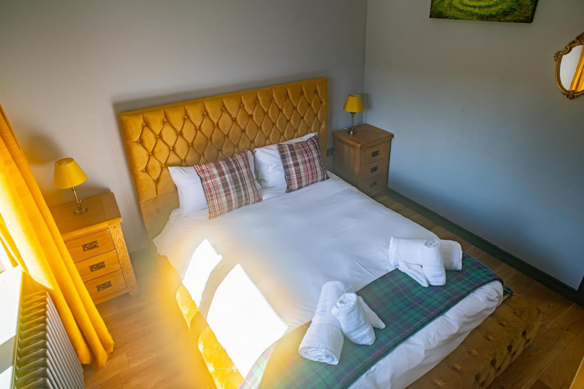 Luxury 4 Bedroom Cottage With Stunning Views Near Fairy Pools! Carbost  Exterior foto